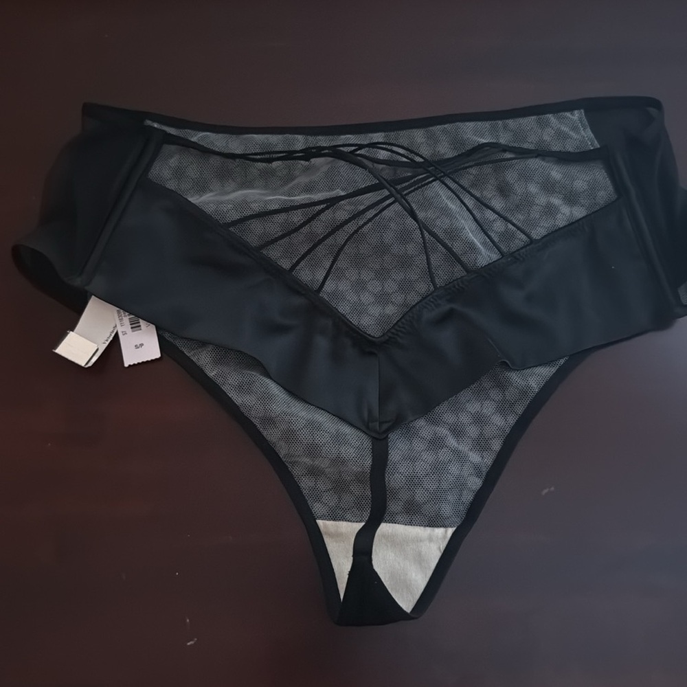 Victoria’s Secret high waisted panty - Picture 2 of 2